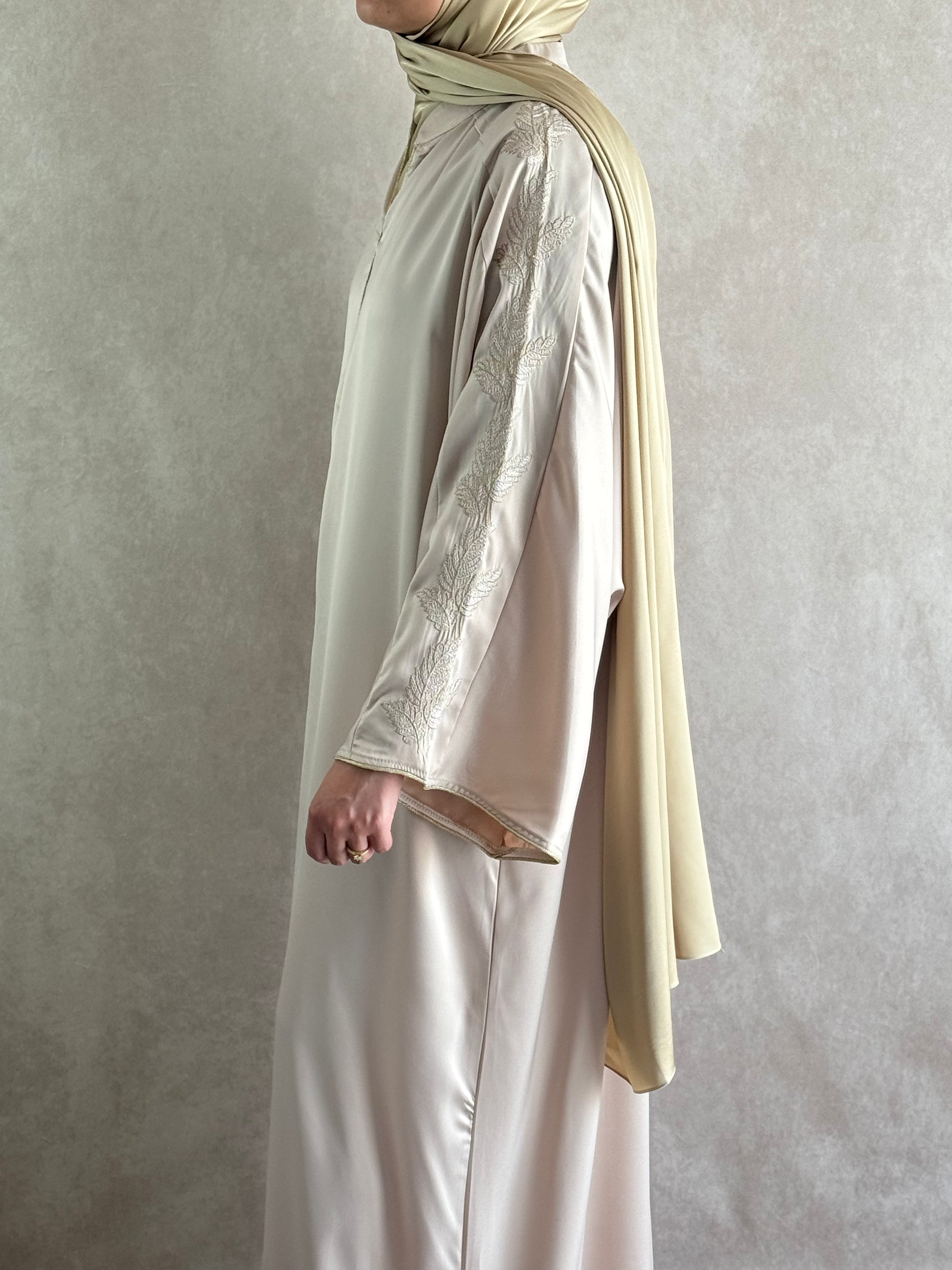 Abaya Satin brodée Alya Beige